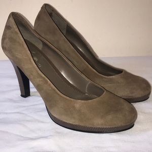 Bandolino Suede Pumps - Size 8
